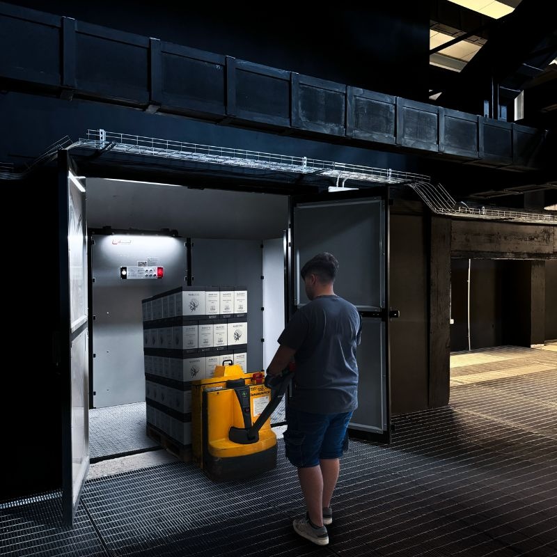 DL-4 zware kolom goederenlift productiehal