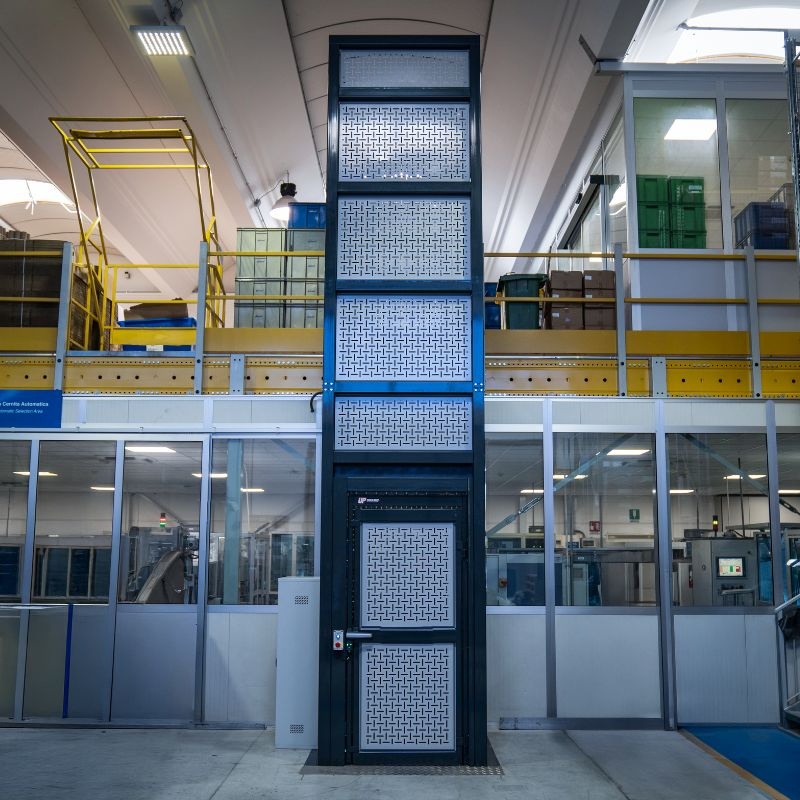 Retail goederenlift supermarkt laad- en loskade