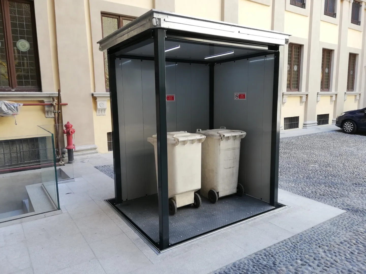 UPRT concealed lift horeca kelder keuken