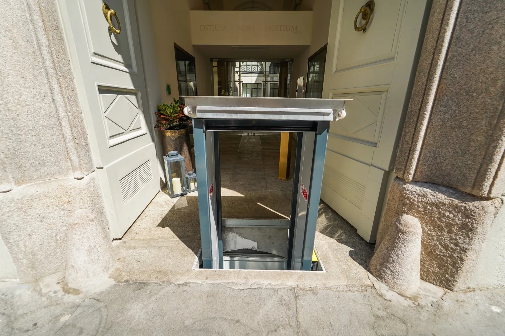 UPRT verzonken concealed lift installatie dynamic