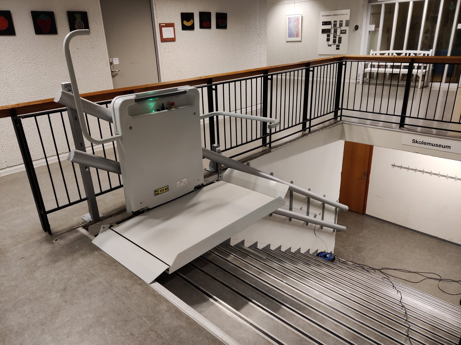 Wat is een traplift — BCCP rolstoel-platform installatie